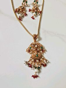 Elegant Gold Necklace & Earring Set
