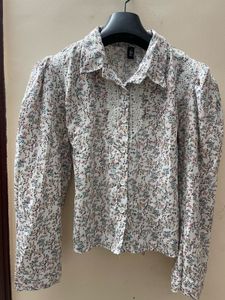 Floral Print Button-Up Puff Sleeve Top