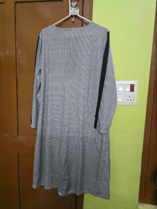 Chic Checked Tunic Top