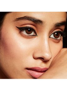 Nykaa Get-Winged Eyeliner! With Attached Wing!