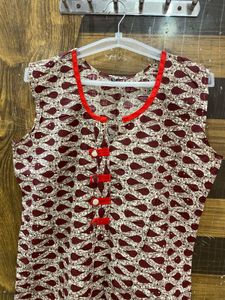 Stylish Sleeveless Kurta with Red Accents