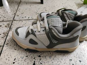 Men's Casual Sneakers for cricket playing