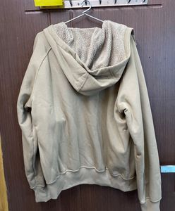 Uniqlo Beige Sweatshirt with inner fleece lining