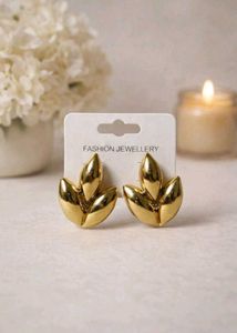 Kinza Trends Gold Leaf Stud Earrings