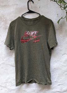 Nike SB Graphic T-Shirt 👕