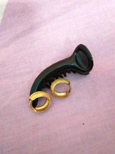 Black Banana Hair Clip &amp; Gold Hoop Earrings