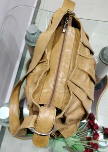 Stylish Tan Leather Shoulder Bag