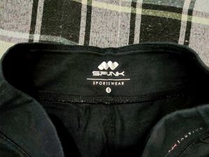 Comfortable Black Cropped Capri