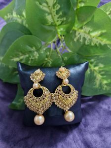 Stunning Antique Gold Earrings with Pearls