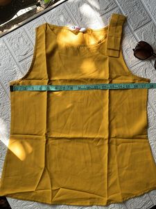 Mustard formal top
