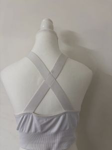 White Sports Bra with Front Zipper 🫶🏻