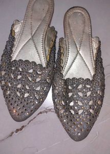 flat sandal