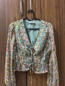 Floral Print V-Neck Tie-Up Crop Top