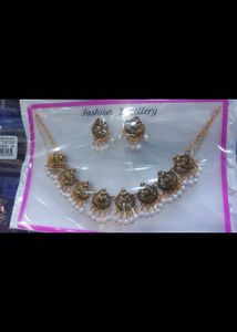 Lotus Motif Pearl &amp; Kundan Jewellery Sets 2
