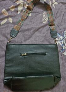 BRAND NEW Medium sized shoulder Bag
