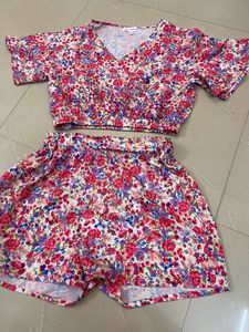 Like New Co Ord Set Floral Crop Top And Shorts