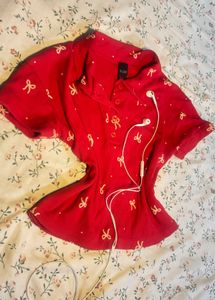 Red Bow Print Collared Top