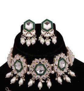 Elegant Emerald & Pearl Choker Set