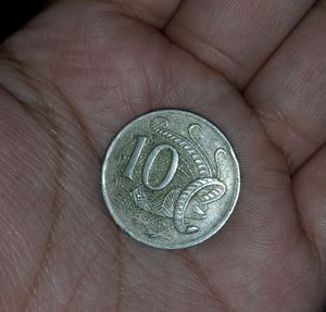 Australia Queen Elizabeth ii Australian 10 Cents ( Old Coin )