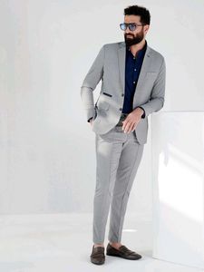Stylish Grey Suit - Perfect for Any Occasion
