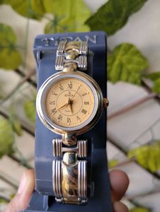Elegant  Gold-Tone Women's Watch