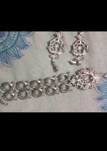 Stunning Pink Stone Jewellery Set