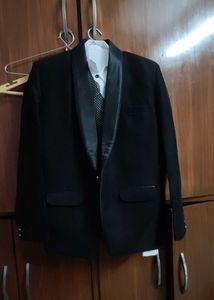 4 Piece Suit 36 Inch