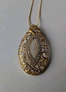 Elegant Gold Tone Pendant &amp; Earring Set