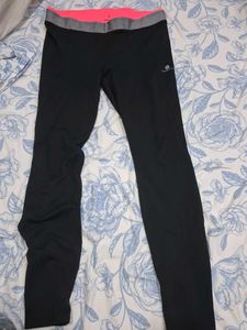 Decathlons Active Leggings + Free tight