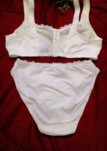 Elegant Lace Bra With Beautiful Brief