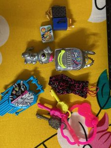Monster High Doll Box and Accessories