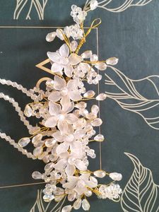 Elegant Bridal Hair Accessory with Crystals