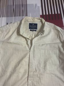 Solid Off-White Shirt for Women’s | Lightly Used ✨
