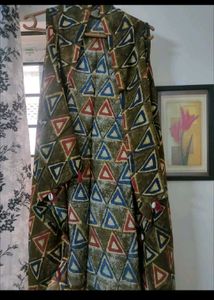 Sleeveless printed long shrug