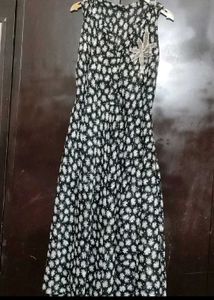 Black & White Floral Sleeveless Dress 40 Bust
