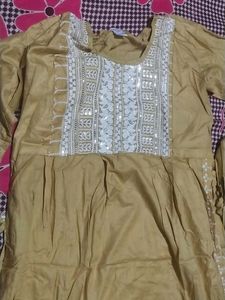 Elegant Gold Embroidered Kurti