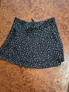 floral short skirt by H&amp;M