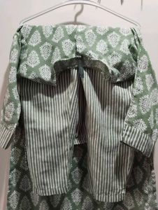 Green &amp; White Striped Linen Pants