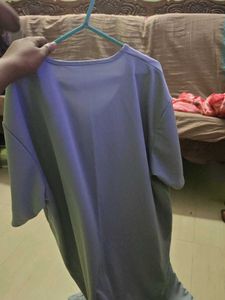 gray plain tshirt