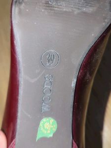 Chic Burgundy Patent Pointed Heels