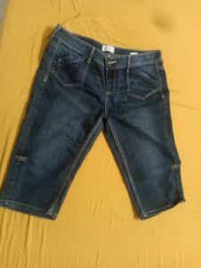 Women's Blue Denim Capri Jeans