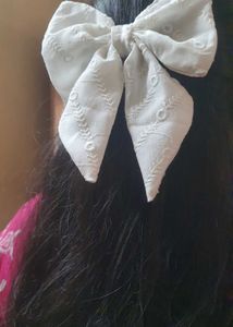 white chikankari hair bow clip