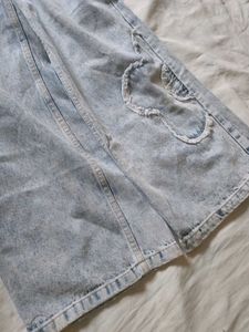 Light Wash Wide Leg Jeans with Flower Appliques