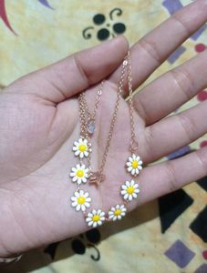 Daisy Chain Necklace
