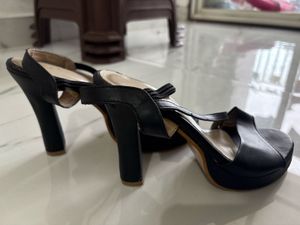 Chic Black Platform Block Heels