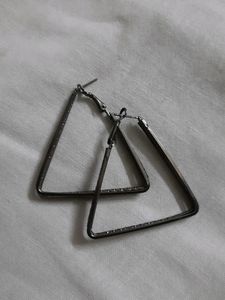 EARINGS