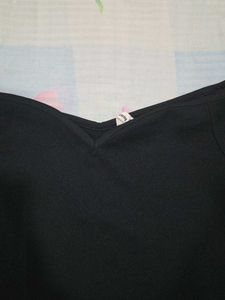 Chic Black Off-Shoulder Long Sleeve Top