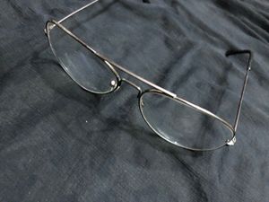 white optical/chasma/glasses/sunwear/spectacles