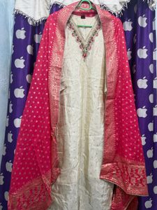 Elegant Cream Kurta Set with Pink Dupatta