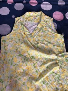 Floral Print Sleeveless wrap top